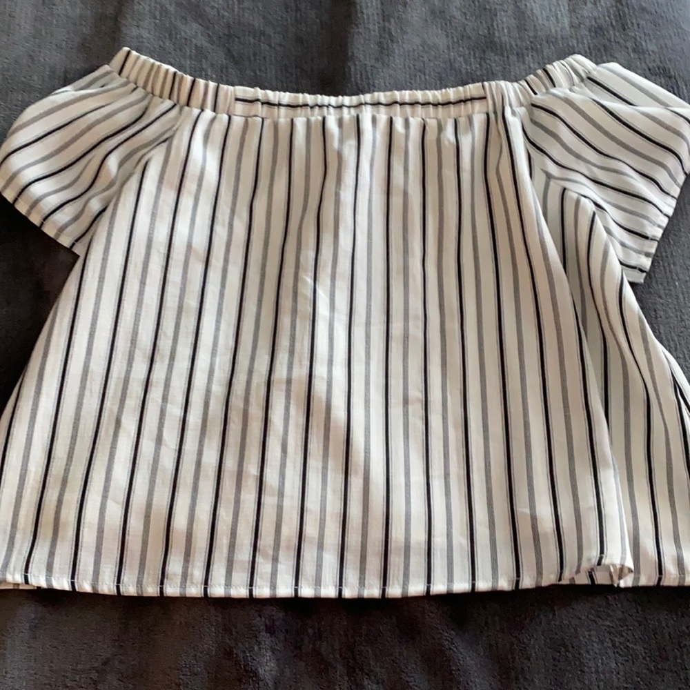 Black ans white striped off the shoulder top